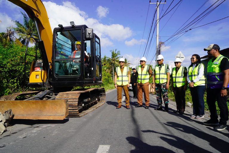 Akses Wisata Nusa Penida Makin Mulus! Bupati Satria Resmi Mulai Proyek Jalan Sampalan-Toyapakeh Senilai Rp 50,6 Miliar