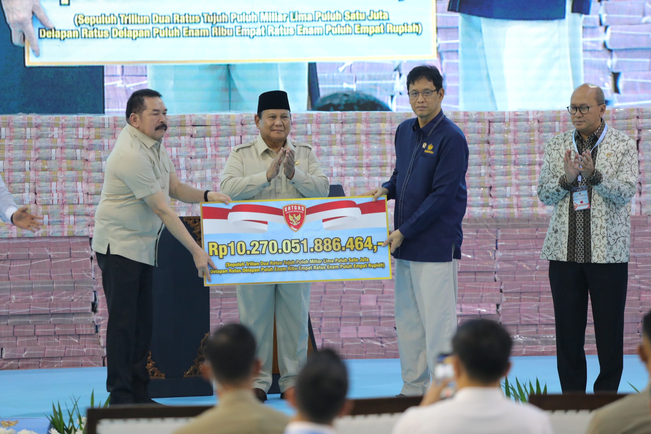 Negara ‘Gajian’ Rp10,2 Triliun dari Satgas PKH, Presiden Prabowo: Langsung untuk Perbaiki 5.000 Puskesmas!