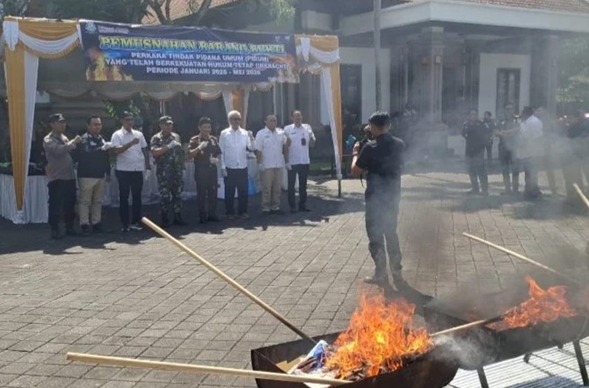  Ribuan Gram Narkoba dan Sajam Dimusnahkan, Kejari Badung Kirim Pesan Tegas: Tidak Ada Ruang Bagi Kejahatan!