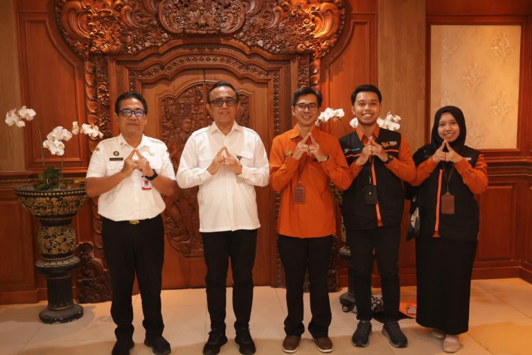Dukung Sensus Ekonomi 2026, Wali Kota Jaya Negara dan Jajaran Pemkot Denpasar Jadi Responden Pertama