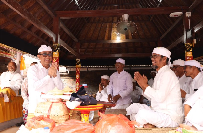  Digelar 50 Tahun Sekali, Walikota Jaya Negara Hadiri Karya Pedudusan Agung di Pura Dalem Pengaotan Desa Adat Bekul