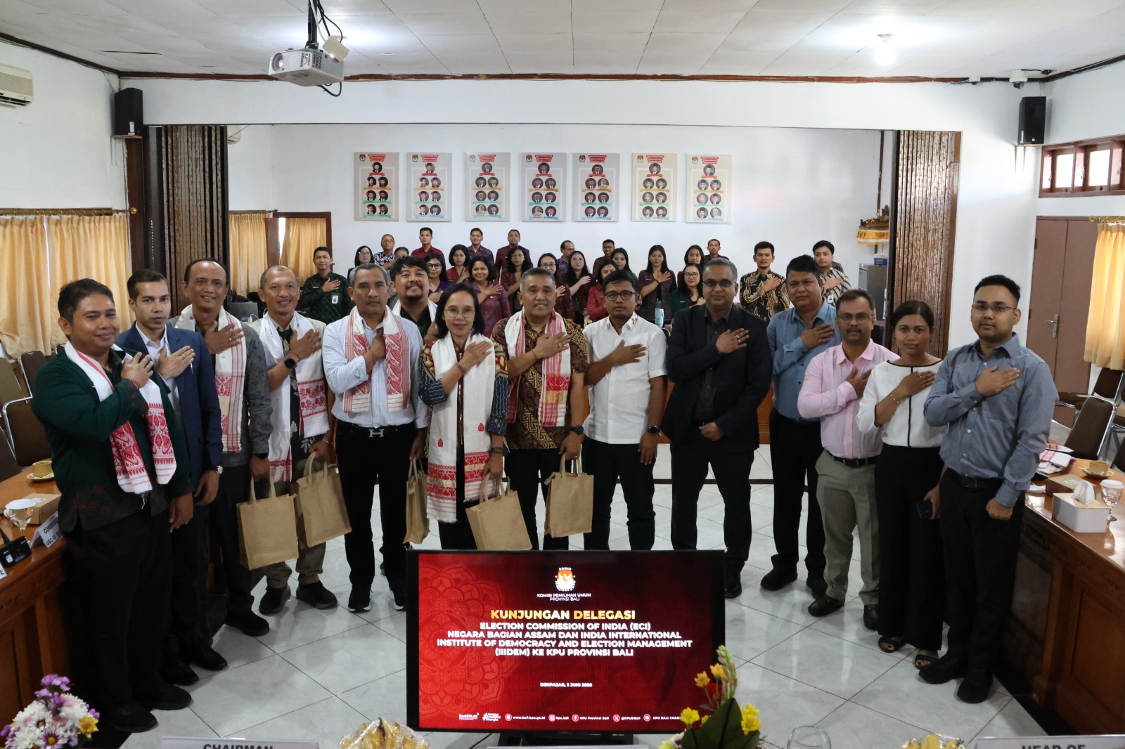 Dunia Intip Demokrasi Bali: KPU Bali Bagikan Rahasia Pemilu Sukses Tanpa Sengketa ke Delegasi India