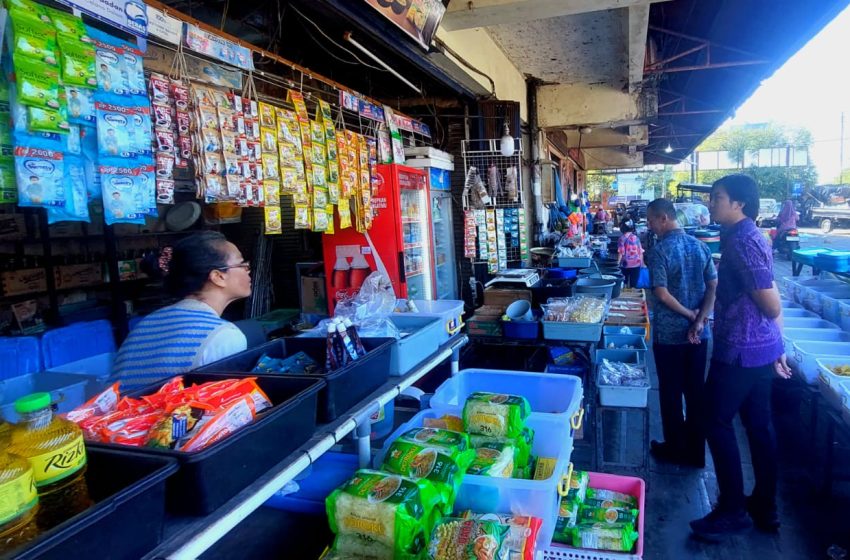  Jelang Galungan dan Kuningan, Satgas Saber Pangan Polda Bali Sidak Pasar Kreneng Amankan Harga Bapokting