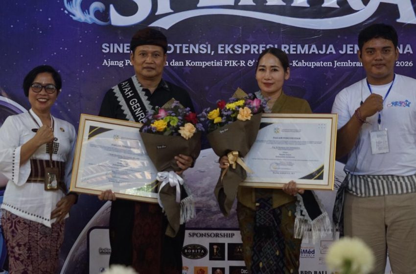  Cetak Generasi Muda Berkarakter, Kembang Hartawan dan Istri Resmi Dikukuhkan Jadi Ayah Bunda GenRe Jembrana