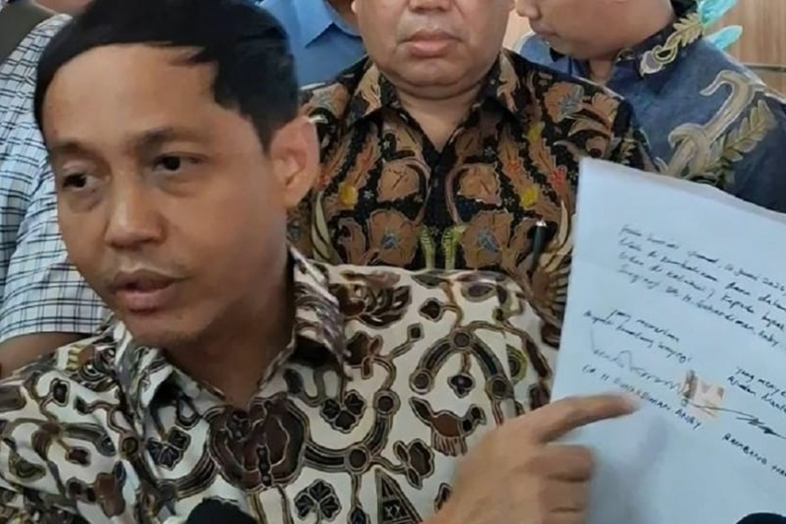 Dugaan Amplop Misterius untuk Menhut Raja Juli Antoni, KPK Siap Periksa Bupati Kuansing Nonaktif Suhardiman Amby