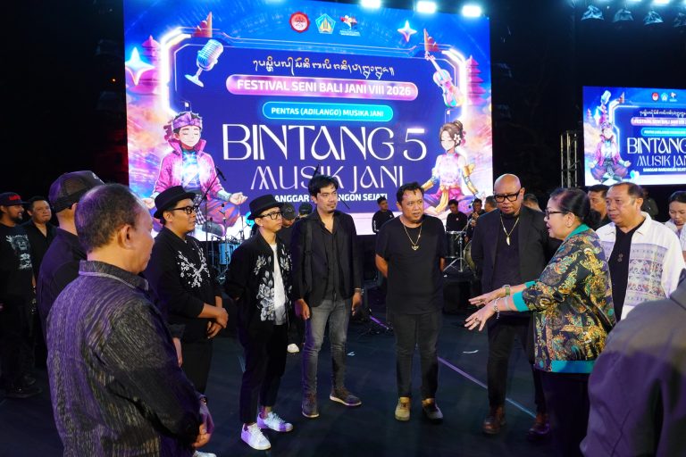 Pecah! Ny. Putri Koster Saksikan Kemeriahan ‘Bintang 5 Musika Jani’ di Panggung Ardha Candra