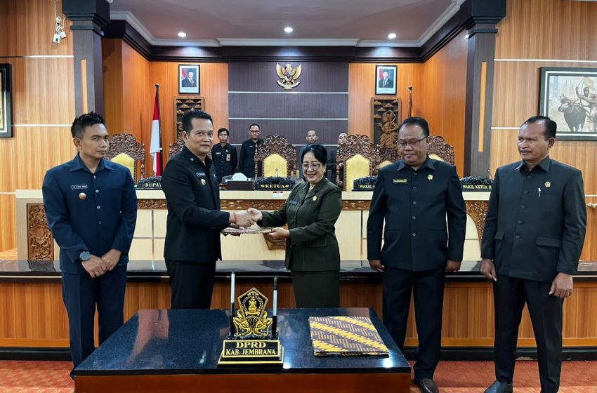  DPRD Jembrana Sahkan Ranperda Pertanggungjawaban APBD 2025, Bupati Kembang Hartawan Targetkan Evaluasi Cepat