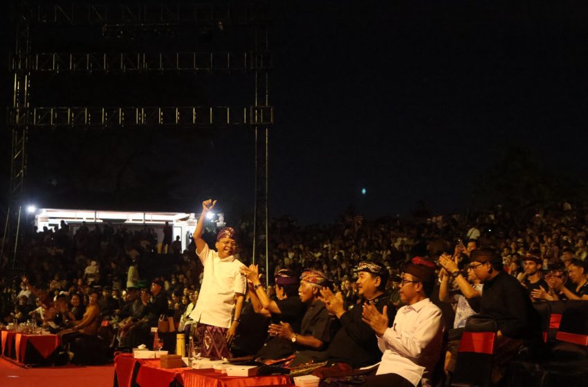  Panggung Ardha Candra PKB Membara: Duel Estetika Magis Duta Bangli dan Denpasar Pukau Gubernur Koster