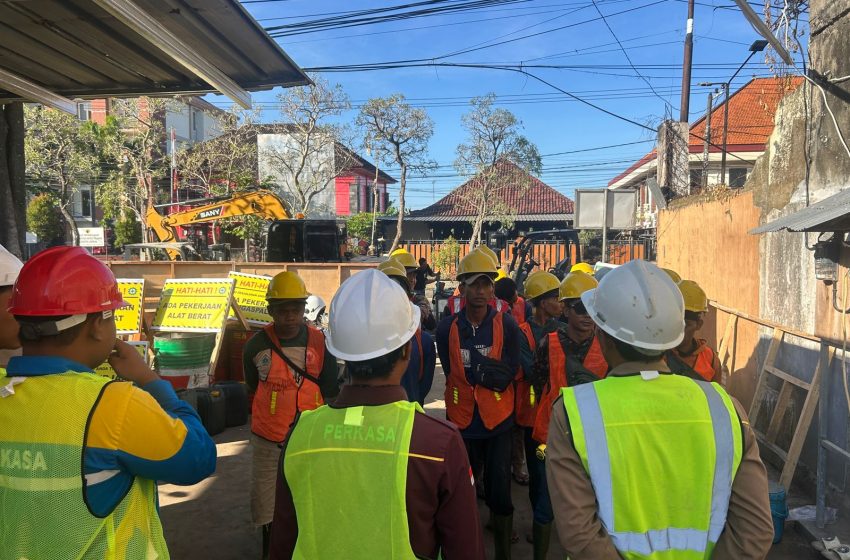  Permak Wajah Kota, Pemkab Jembrana Awasi Ketat Proyek Pedestrian Berbasis Keselamatan K3