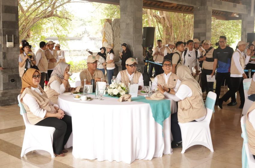  Puncak Hari Mangrove Sedunia 2026 di Denpasar, Wawali Arya Wibawa Dampingi Dua Menteri Tanam 15 Ribu Bibit