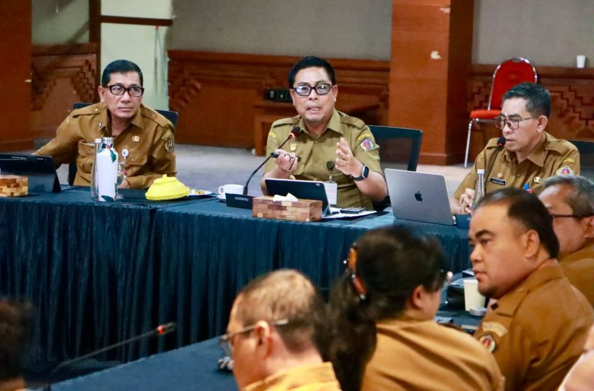  Tekan Kemiskinan di Denpasar, Wawali Arya Wibawa Pimpin Rakor TKPK dan Percepatan Perlinsos