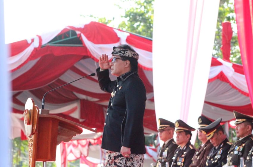  Pimpin Penurunan Bendera HUT ke-81 RI di Puputan Margarana, Wagub Giri Prasta Gelorakan Persatuan
