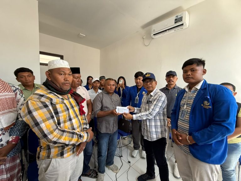 Wujud Kampus Siaga Bencana, Universitas Warmadewa Salurkan Sembako dan Dana Pembangunan Pasca-Gempa NTT