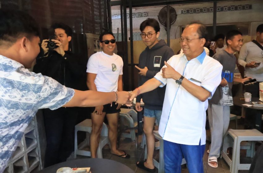  Sambut Tumpek Krulut di Denpasar, Koster Bagikan 10 Ribu Kopi Gratis untuk Anak Muda