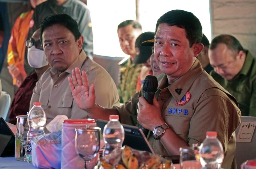  Tegaskan Sinergi Darat dan Udara, Kepala BNPB Perkuat Operasi Karhutla dan Geser Helikopter di Kalteng