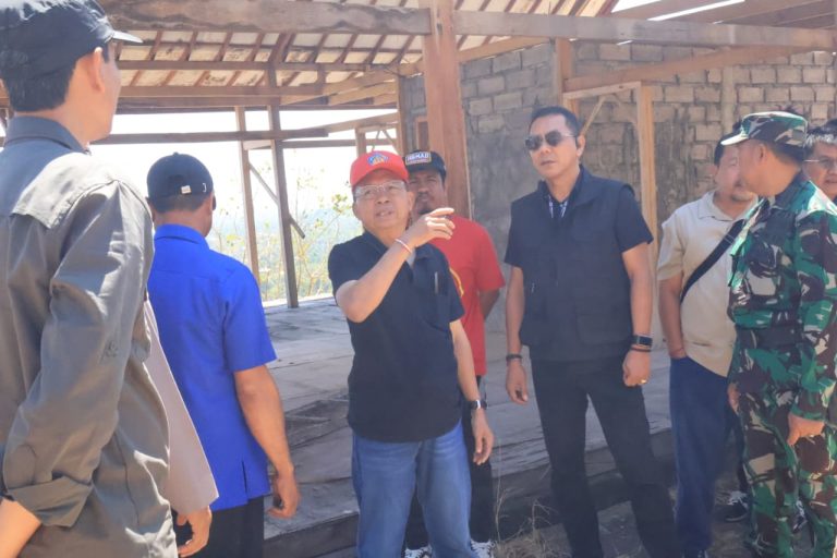 Tegas, Gubernur Koster Pimpin Langsung Pembongkaran Vila Ilegal di Areal Perhutanan Sosial Hutan Desa Pejarakan Buleleng