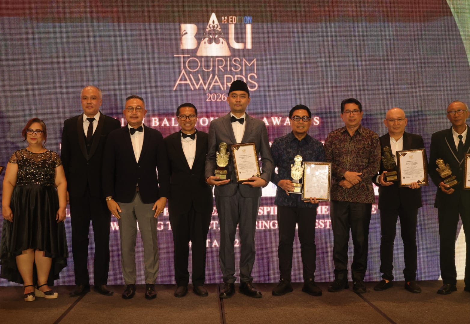 Majukan Sport Tourism Berkelanjutan, Wawali Arya Wibawa Raih Special Recognition Award di Bali Tourism Award 2026