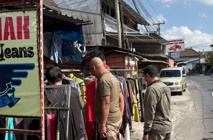  Jaga Fungsi Trotoar, Satpol PP Denpasar Tertibkan 10 PKL dan Puluhan Alat Peraga di Fasilitas Umum
